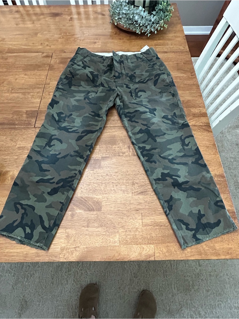 GAP Women's Cargo Pants in Olive Camo